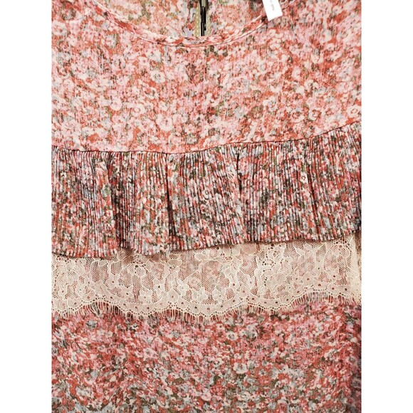 BCBGeneration Multi-Tiered Pink Floral Cedar Rose 3/4 Sleeve Blouse Size Small - Picture 3 of 7